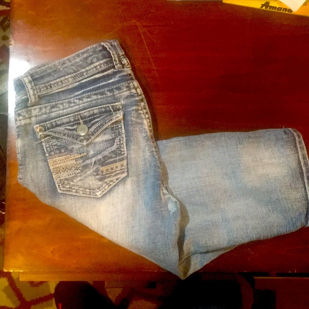 Size 11 wallflower capris